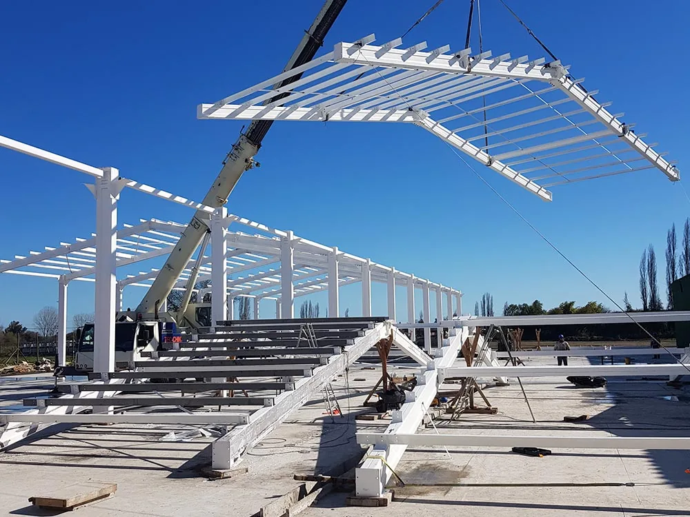 Faena de montaje industrial de estructuras metálicas en Chile — LR Montajes